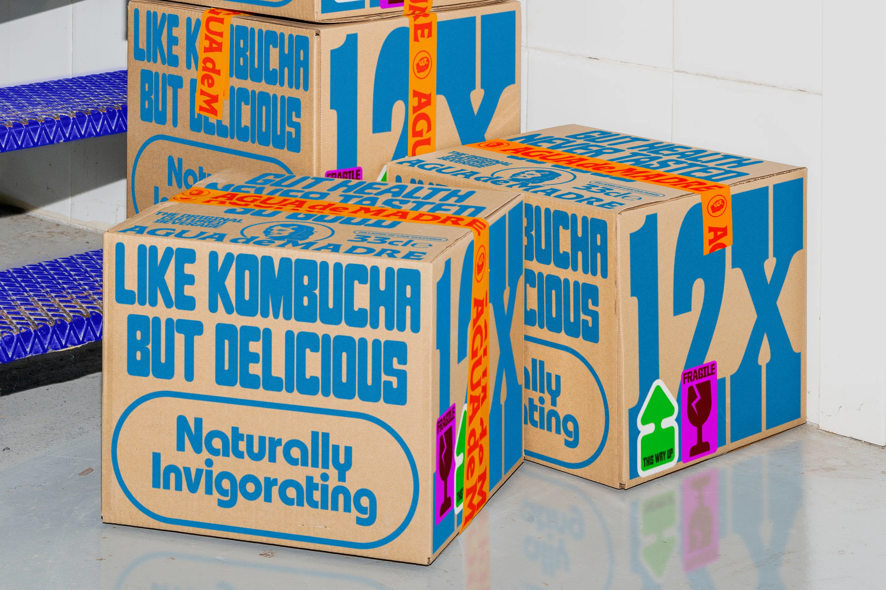 Logotype, typography, animation and packaging for fermented sparkling kefir water Agua de Madre designed by Chris Chapman. 